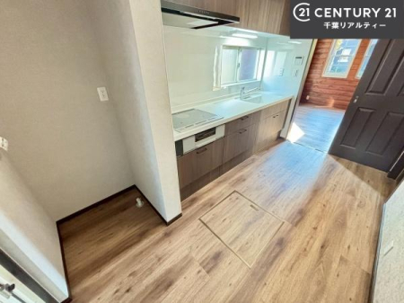 �L�b�`�� ��Ƃ����₷���V�X�e���L�b�`���ł��I���[����������t���Ă���̂ŁA�����X�y�[�X�ɕ���u���Ȃ��čςނ̂ŁA�L�X�g���āA���K�ɍ�Ƃ��ł��܂��I