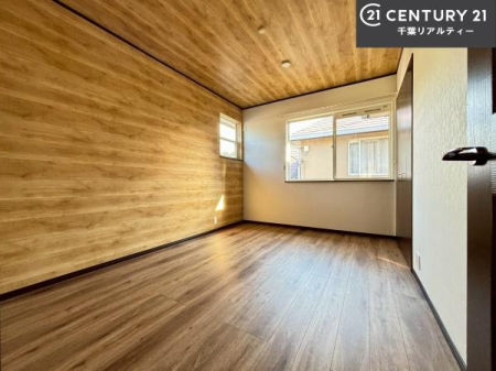 �m�� �V���v���Ƀf�U�C������Ă��邽�߁A�Ƌ��I�т܂���I
���C�ɓ���̉Ƌ��u���Ă��낰���Ԃ���邱�Ƃ��ł��܂��B