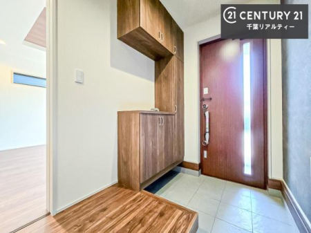 ���� �V���[�Y�{�b�N�X�t���B���ւ��Еt�����|�������₷���ł��I
�X�b�L���������ւŌ˂��J�����u�ԁA�������̂���S�n������Ԃ��o�}���Ă���܂��B