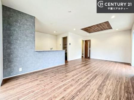 ���r���O �J�����̂���L�XLDK�I�\�t�@�[��_�C�j���O�e�[�u����u���Ă������ɂȂ�Ȃ��̂ŉ��K�ɉ߂����܂��I�R�~���j�P�[�V���������₷�����r���O�ł��I