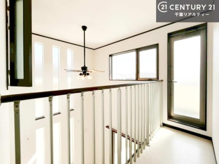 ���̑����� ��������������������ޖ��邢���r���O�X�y�[�X�B�����͏Ɩ����炸�ŁA���R�̂ʂ�����������Ȃ��琶���ł��܂��B�J����������A�����̓������S�n�悭�߂������Ԃł��B