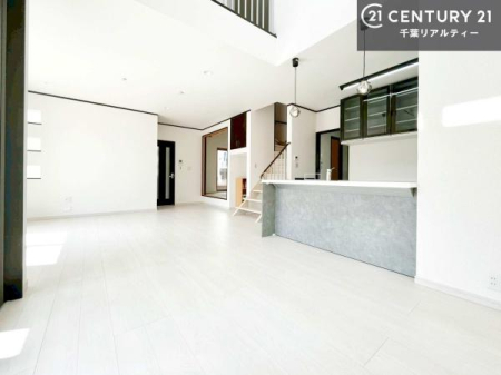 ���r���O �D�����z���܂肪���r���O����ł���ċ��S�n�̗ǂ���Ԃ����o���Ă���܂��I
���났�̎��Ԃ��߂����܂��I