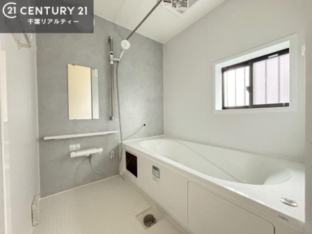 ���� �������������l�̕��͋C�̃o�X���[���́A�����o�Ă��ăo�X�^�C�����[���I
���d���撣���Ă��邲�J���ɂ��D�݂̓����̓����܂����āA�y����ł݂Ă͂������ł��傤���H