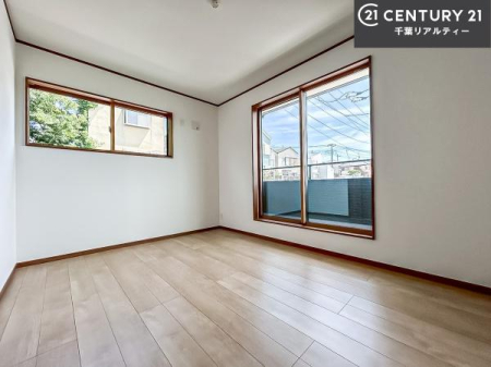 �m�� �o���R�j�[�ɖʂ��Ă���m���ł��B���邭�����肪����A���C����������ł��܂��I���N���āA�O�ɏo�Ĕw�L�т����[�ċz�����ǂ������}������邱�Ƃ��o�������ł��ˁI