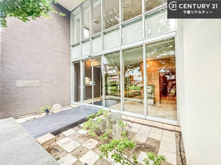 �G���g�����X ��؂Ȃ��q�l�����o�}������G���g�����X�B����]�̕����܂Ƃ߂Ă��ē��B
���₢���킹�ɑ��Ή����܂��I