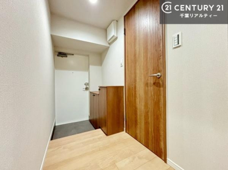 ���� �V���[�Y�{�b�N�X�t���B���ւ��Еt�����|�������₷���ł��I
�X�b�L���������ւŌ˂��J�����u�ԁA�������̂���S�n������Ԃ��o�}���Ă���܂��B