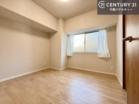 �m�� �V���v���Ƀf�U�C������Ă��邽�߁A�Ƌ��I�т܂���I
���C�ɓ���̉Ƌ��u���Ă��낰���Ԃ���邱�Ƃ��ł��܂��B