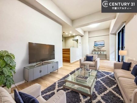 ���r���O �Ƌ��CG�p�[�X�ł��B�L�X�_�C�j���O�X�y�[�X�I������肨�H���B�΂��������y�������Ԃ��߂����܂��B���X�̔���������܂��I