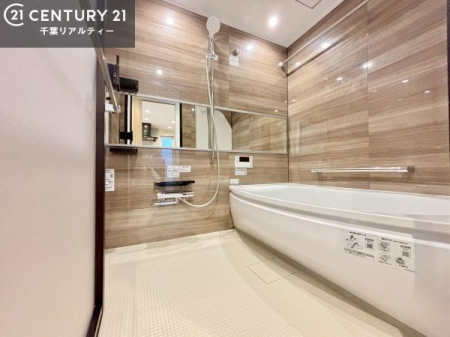 ���� ���C�h�~���[����ۓI�ȁA�z�e�����C�N�ȗ�����ԁB
�������ꂽ�f�U�C���ŁA�����̓������Ԃ����ʂȂЂƂƂ��ɁB