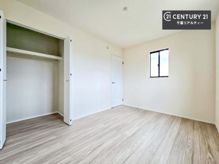 ���r���O�ȊO�̋��� ���[�X�y�[�X�����Ă��܂��I�������X�b�L�����ڂ��鎖���ł��܂��ˁB
�Ƌ��I�΂Ȃ��V���v���ȃf�U�C���ׁ̈A�Ƌ��I�΂����C�ɓ���̋�ԍ�肪�ł������ł��ˁB