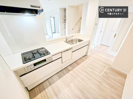 �L�b�`�� ��Ƃ肠�钲���X�y�[�X�ō�Ƃ����₷�����K�ȃL�b�`���ł��I
���q�l�ƈꏏ�ɂ��َq������y���߂�L�X�X�y�[�X�ł��B�y�����������ԂɂȂ肻���ł��ˁI