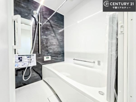 ���� �������������l�̕��͋C�̃o�X���[���́A�����o�Ă��ăo�X�^�C�����[���I
���d���撣���Ă��邲�J���ɂ��D�݂̓����̓����܂����āA�y����ł݂Ă͂������ł��傤���H