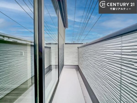 �o���R�j�[ ������̍L�X�Ƃ����o���R�j�[�́A�����Ղ�̗z�����������݁A�����󕨂��C�����悭�������܂��B�J����������A�S�n�悢���Ԃ��߂������Ԃł��B