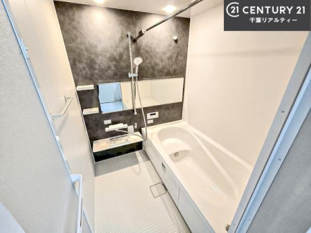 ���� �������������l�̕��͋C�̃o�X���[���́A�����o�Ă��ăo�X�^�C�����[���I
���d���撣���Ă��邲�J���ɂ��D�݂̓����̓����܂����āA�y����ł݂Ă͂������ł��傤���H