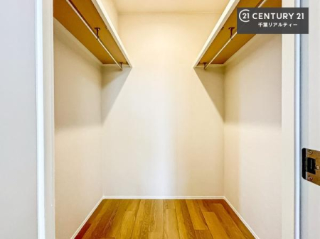 ���[ �E�H�[�N�C���N���[�[�b�g�t���ł��B��������̂��m���Ȃǂ����[���Ă��������ł��ˁI���ɂ���@�������ȂǋG�ߕ��̑傫�ȉƓd�����[�ł��܂��I