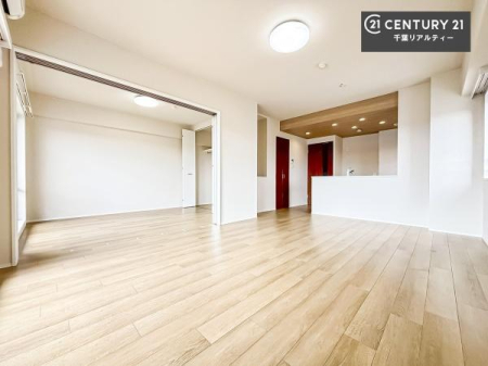 ���r���O �D�����z���܂肪���r���O����ł���ċ��S�n�̗ǂ���Ԃ����o���Ă���܂��I
���났�̎��Ԃ��߂����܂��I