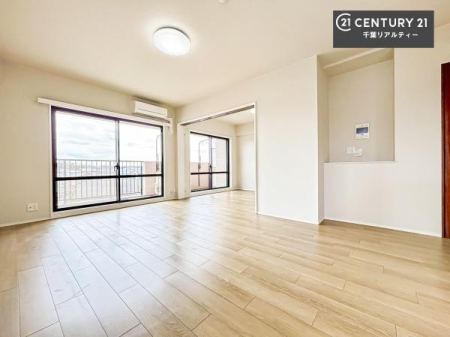 ���r���O �D�����z���܂肪���r���O����ł���ċ��S�n�̗ǂ���Ԃ����o���Ă���܂��I
���났�̎��Ԃ��߂����܂��I