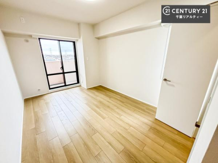 �Q�� �o���R�j�[�ɖʂ��Ă���m���ł��B���邭�����肪����A���C����������ł��܂��I���N���āA�O�ɏo�Ĕw�L�т����[�ċz�����ǂ������}������邱�Ƃ��ł��܂��B