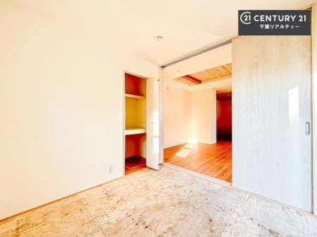 �a�� �܂���͕~����Ă���܂��񂪁A���r���O�Ɨאڂ��Ă���a���ł��I�q�ԂƂ��Ă͂������A�Ǝ��̋x�e�X�y�[�X�Ƃ��Ďg�p����̂������ł��ˁI