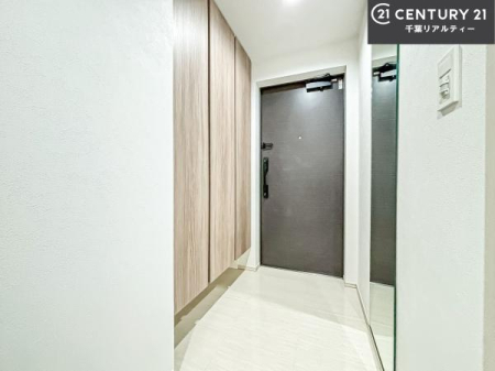 ���� �V���[�Y�{�b�N�X�t���Ȃ̂ŁA���ւ��Еt�����|�������₷���ł��I
�X�b�L���������ւŌ˂��J�����u�ԁA�������̂���S�n������Ԃ��o�}���Ă���܂��B