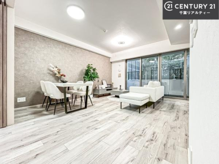 ���r���O �S�n�ǂ����r���O�͉Ƒ������R�ƏW�܂�܂��B�Ƒ��c�R�̎��Ԃ����������ł��B���Ƒ��ƁA����w�[���������Ԃ��߂��������ł��ˁB