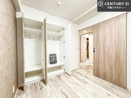 �Q�� �V���v���Ƀf�U�C������Ă��邽�߁A�Ƌ��I�т܂���I
���C�ɓ���̉Ƌ��u���Ă��낰���Ԃ���邱�Ƃ��ł��܂��B