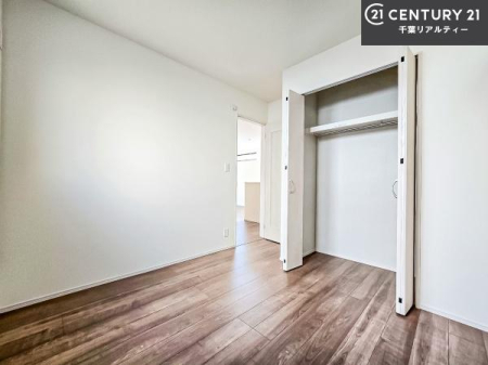 ���r���O�ȊO�̋��� ���[�X�y�[�X�����Ă��܂��I�������X�b�L�����ڂ��鎖���ł��܂��ˁB
�Ƌ��I�΂Ȃ��V���v���ȃf�U�C���ׁ̈A�Ƌ��I�΂����C�ɓ���̋�ԍ�肪�ł������ł��ˁB