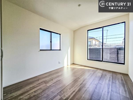 �m�� �o���R�j�[�ɖʂ��Ă���m���ł��B���邭�����肪����A���C����������ł��܂��I���N���āA�O�ɏo�Ĕw�L�т����[�ċz�����ǂ������}������邱�Ƃ��ł��܂��B