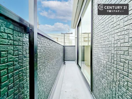 �o���R�j�[ �z������̗ǂ��o���R�j�[�ŁA�����󕨂��悭���������ł��ˁI
���V�C�̗ǂ����ɂ̓o���R�j�[�֏o�ă��t���b�V������̂��C�����悳�����ł��B