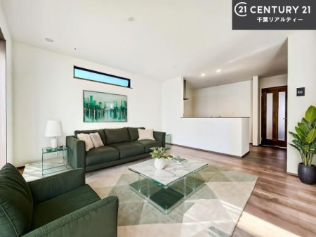 ���r���O �Ƌ��CG�p�[�X�ł��B�J�����̂���L�XLDK�I�\�t�@�[��_�C�j���O�e�[�u����u���Ă������ɂȂ�Ȃ��̂ŉ��K�ɉ߂����܂��I�R�~���j�P�[�V���������₷�����r���O�ł��I