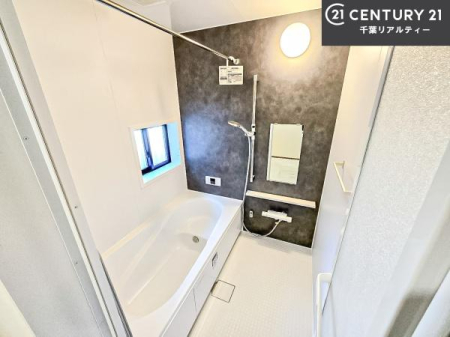 ���� �������������l�̕��͋C�̃o�X���[���́A�����o�Ă��ăo�X�^�C�����[���I
���d���撣���Ă��邲�J���ɂ��D�݂̓����̓����܂����āA�y����ł݂Ă͂������ł��傤���H