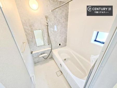 ���� �������������l�̕��͋C�̃o�X���[���́A�����o�Ă��ăo�X�^�C�����[���I
���d���撣���Ă��邲�J���ɂ��D�݂̓����̓����܂����āA�y����ł݂Ă͂������ł��傤���H