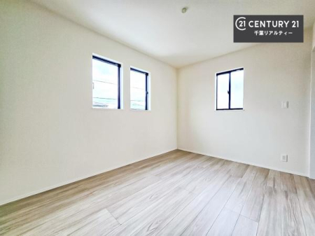 �m�� 2�ʍ̌����m�ۂ������邢�����́A���ʂ����ǂ��A���邭��ϋ��S�n�̗ǂ���ԂƂȂ��Ă���܂��B�����b�N�X���ĉ߂�����S�n�̗ǂ��������ł��I���̖ڊo�߂��X�b�L�����܂��ˁI