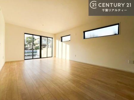 ���r���O �S�n�ǂ����r���O�͉Ƒ������R�ƏW�܂�܂��B�Ƒ��c�R�̎��Ԃ����������ł��B���Ƒ��ƁA����w�[���������Ԃ��߂��������ł��ˁB�i�{�H��j