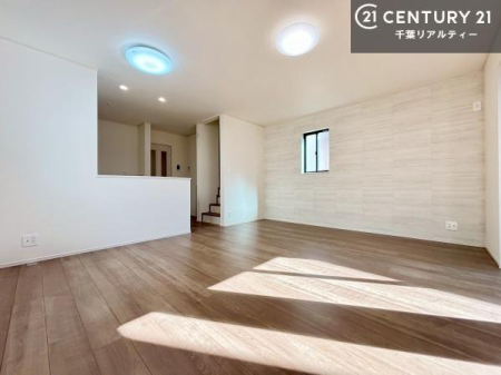 ���r���O �D�����z���܂肪���r���O����ł���ċ��S�n�̗ǂ���Ԃ����o���Ă���܂��I
���났�̎��Ԃ��߂����܂��I