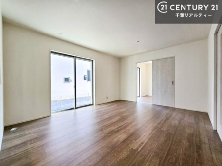 ���r���O �D�����z���܂肪���r���O����ł���ċ��S�n�̗ǂ���Ԃ����o���Ă���܂��I
���났�̎��Ԃ��߂����܂��I