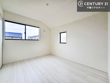 �Q�� �D���������������ޗm���́A���̖ڊo�߂��C�������ǂ������ł��ˁB���������Ԃ��������Ɖ߂������Ƃ��ł��܂��B�D�����F�����̃t���[�����O���ǂ�ȉƋ�ɂ��}�b�`���܂��I