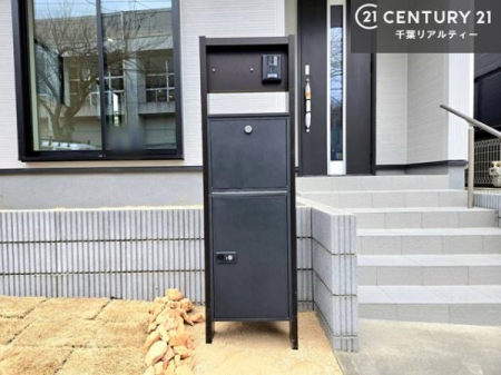 ���̑� �Ɨ��|�X�g��������ˌ��ďZ��B���֎������������Ƃ�����ۂŁA�X�֕��̎󂯎����X���[�Y�ɍs���܂��B�Z�܂��̊O�ςɂ����a�����g������̗ǂ��ݔ��ł��B