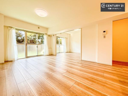 ���r���O �J�����̂���L�XLDK�I�\�t�@�[��_�C�j���O�e�[�u����u���Ă������ɂȂ�Ȃ��̂ŉ��K�ɉ߂����܂��I�R�~���j�P�[�V���������₷�����r���O�ł��I