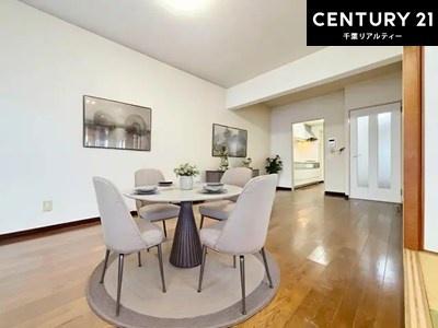 ���r���O �Ƌ��CG�p�[�X�ł��B�S�n�ǂ����r���O�͉Ƒ������R�ƏW�܂�܂��B�Ƒ��c�R�̎��Ԃ����������ł��B���Ƒ��ƁA����w�[���������Ԃ��߂��������ł��ˁB