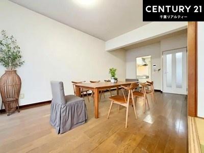 ���r���O �Ƌ��CG�p�[�X�ł��B�L�X�_�C�j���O�X�y�[�X�I������肨�H���B�΂��������y�������Ԃ��߂����܂��B���X�̔���������܂��I