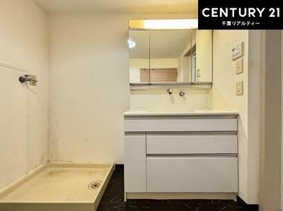 ���ʑ�E���ʏ� �O�ʋ��d�l�̐��ʏ��́A�g�����Ȃ݂����₷������I���͎��[�ɂȂ��Ă��܂��B�h���C���[�₨���ϓ����Еt������̂Ő��ʑ������X�b�L���ƌ����邱�Ƃ��o���܂��I