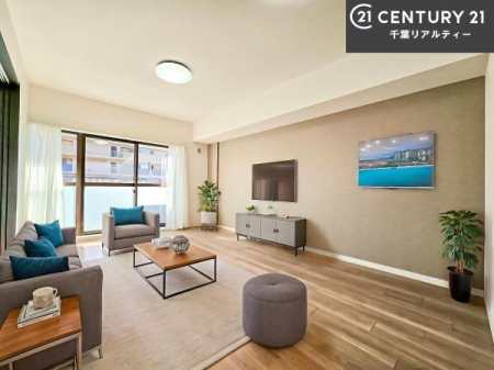 ���r���O �Ƌ��CG�p�[�X�ł��B�J�����̂���L�XLDK�I�\�t�@�[��_�C�j���O�e�[�u����u���Ă������ɂȂ�Ȃ��̂ŉ��K�ɉ߂����܂��I�R�~���j�P�[�V���������₷�����r���O�ł��I