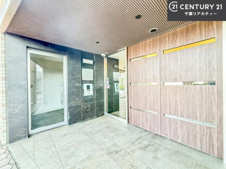 �G���g�����X ��؂Ȃ��q�l�����o�}������G���g�����X�B�z��������ǂ��S�n�̗ǂ���Ԃł��B