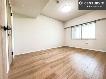 �m�� �V���v���Ƀf�U�C������Ă��邽�߁A�Ƌ��I�т܂���I
���C�ɓ���̉Ƌ��u���Ă��낰���Ԃ���邱�Ƃ��ł��܂��B