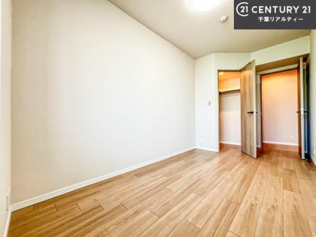 �Q�� �V���v���Ƀf�U�C������Ă��邽�߁A�Ƌ��I�т܂���I
���C�ɓ���̉Ƌ��u���Ă��낰���Ԃ���邱�Ƃ��ł��܂��B