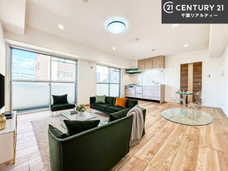 ���r���O �Ƌ��CG�p�[�X�ł��B�J�����̂���L�XLDK�I�\�t�@�[��_�C�j���O�e�[�u����u���Ă������ɂȂ�Ȃ��̂ŉ��K�ɉ߂����܂��I�R�~���j�P�[�V���������₷�����r���O�ł��I