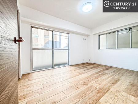 �m�� �o���R�j�[�ɖʂ��Ă���m���ł��B���邭�����肪����A���C����������ł��܂��I���N���āA�O�ɏo�Ĕw�L�т����[�ċz�����ǂ������}������邱�Ƃ��ł��܂��B