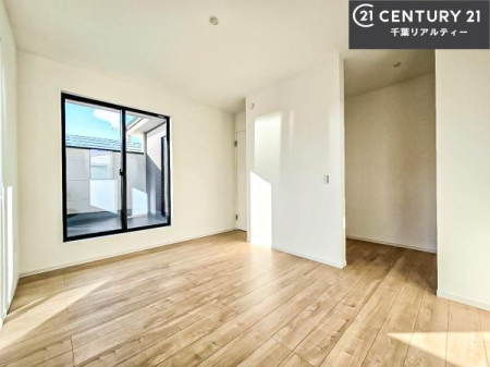 �m�� �o���R�j�[�ɖʂ��Ă���m���ł��B���邭�����肪����A���C����������ł��܂��I���N���āA�O�ɏo�Ĕw�L�т����[�ċz�����ǂ������}������邱�Ƃ��ł��܂��B