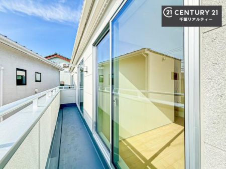 �o���R�j�[ �z������̗ǂ��o���R�j�[�ŁA�����󕨂��悭���������ł��ˁI
���V�C�̗ǂ����ɂ̓o���R�j�[�֏o�ă��t���b�V������̂��C�����悳�����ł��B